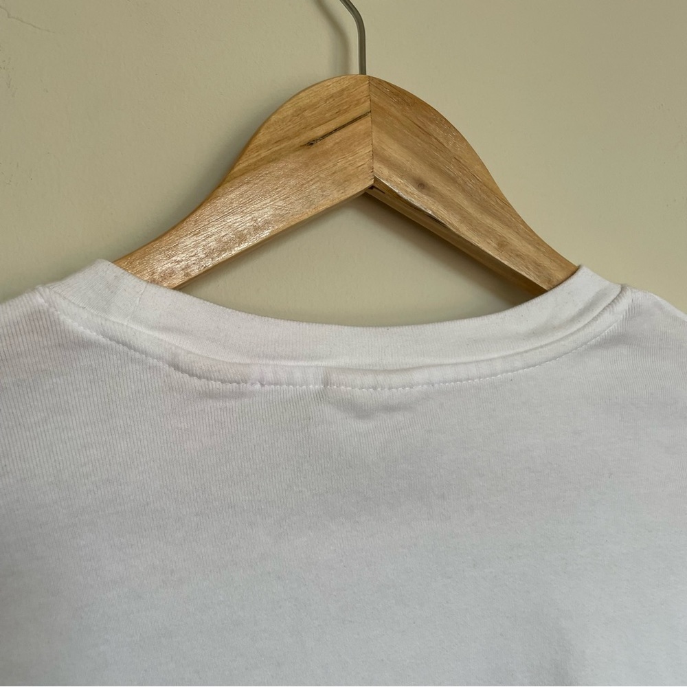 Levi’s Basic White Crew Neck - Picture 9 of 12